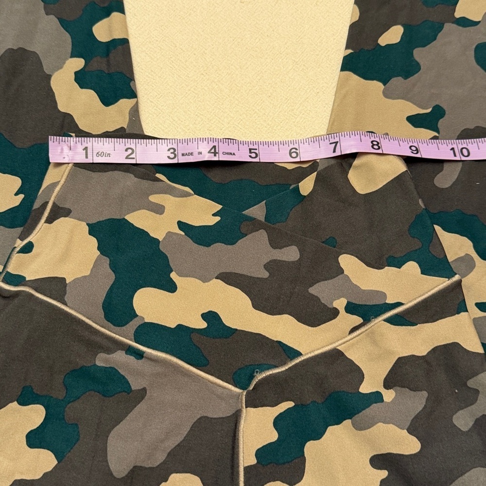 Aerie Camo Real Me High Waisted Crossover
Legging Small Short “flawed” - Picture 7 of 8